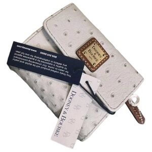 Dooney & Bourke White Textured Wallet with Logo